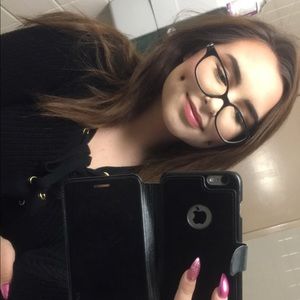 Meet your Posher, Deanna